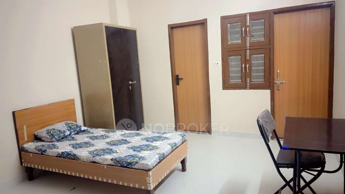 1 RK Flat In Ahlawat Residency  for Rent  In Carterpuri, Sector 23a