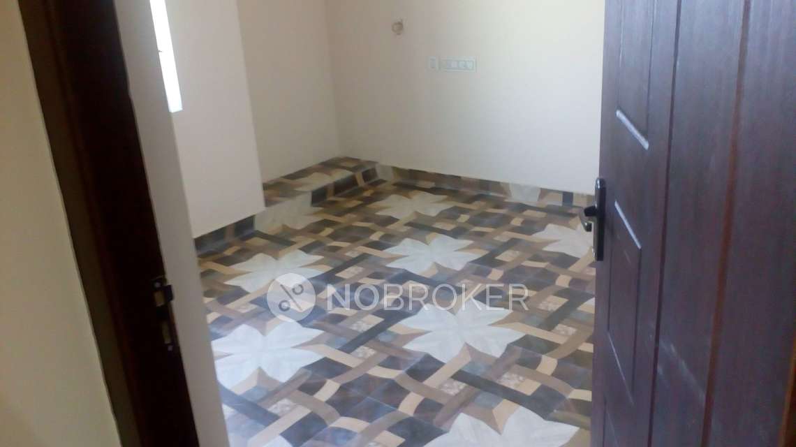 2 BHK Flat In Shree Ganesh Apartnent, Nanmangalam For Sale  In Nanmangalam