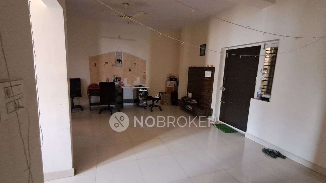 Shared Room for Female In 2 BHK  In Bds Garden