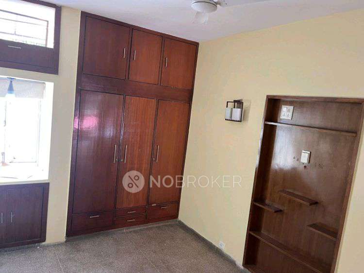 3 BHK Villa In Arunvihar  for Rent  In Varun Enclave