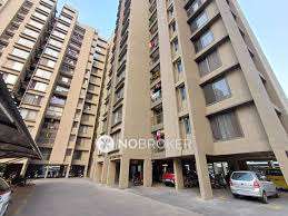 3 BHK Flat In Skyi Star Town for Rent  In Bhukum