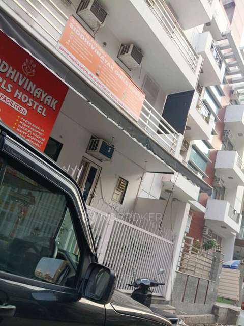 PG for Girls in Greater Noida, 