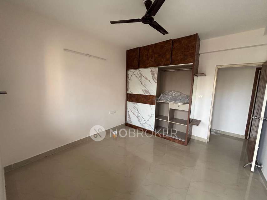 Single Room for Female In 3 BHK  In Mantri Premero In Mantri Premero