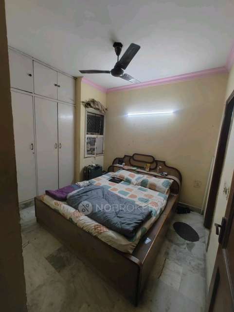 2 BHK Flat In Govind Puri Etx For Sale  In Govindpuri Extension, Kalkaji