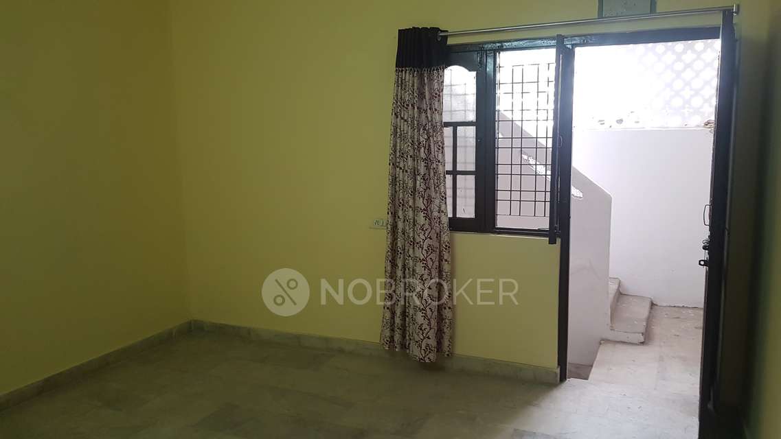 Single Room for Male In 3 BHK  In Toli Chowki