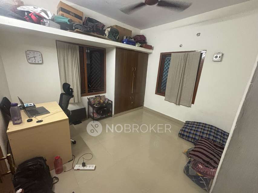 Shared Room for Male In 2 BHK  In Dr. Subbarayan Nagar