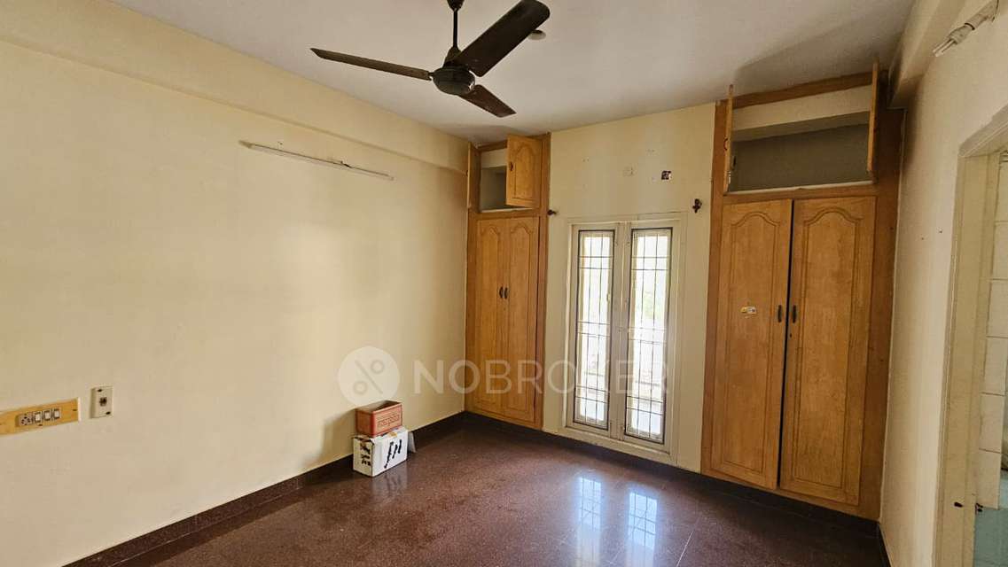 3 BHK Flat In Vinayak Apartment For Sale  In Selaiyur