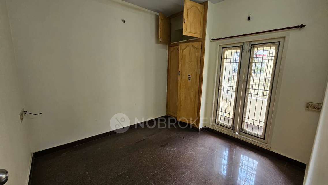 3 BHK Flat In Vinayak Apartment For Sale  In Selaiyur