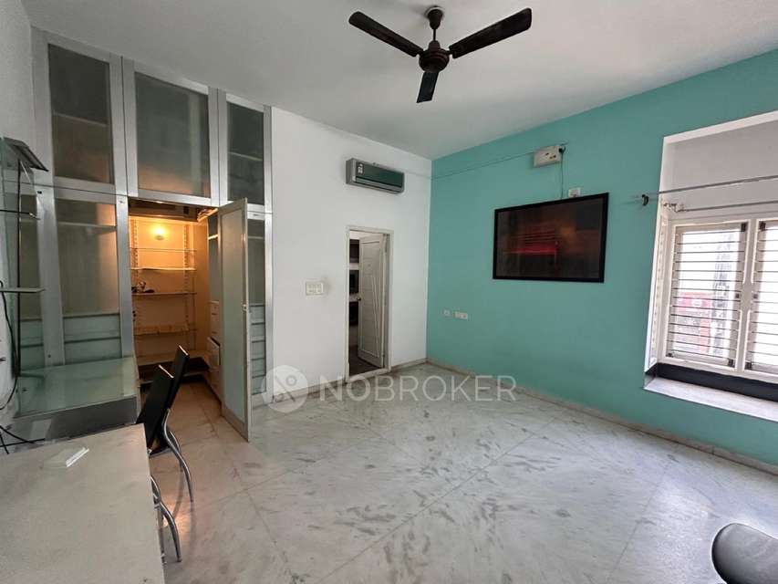 Single Room for Male In 3 BHK  In Hsr Club