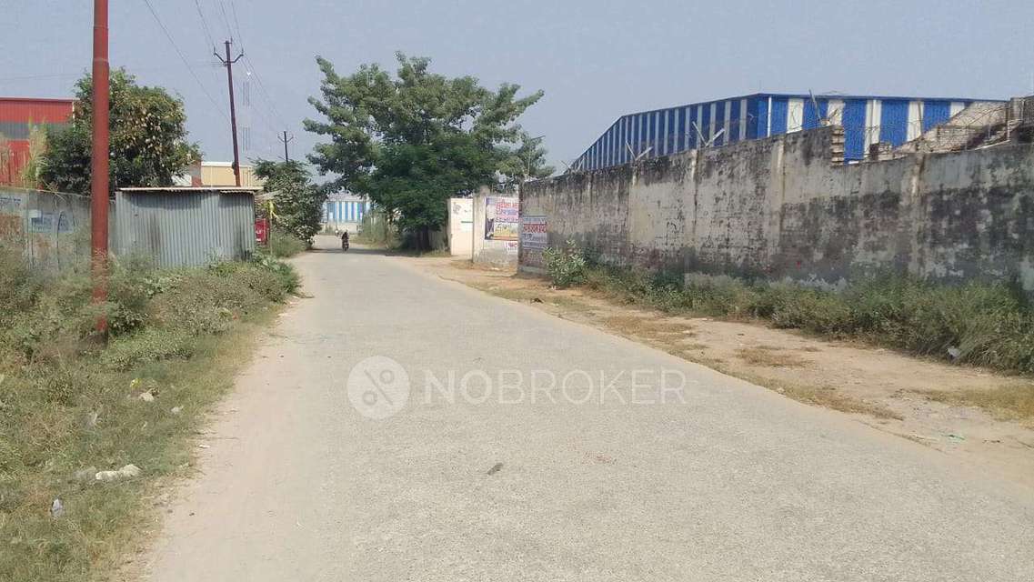 Godown/Warehouse in  Deri Skaner, Greater Noida for Rent 