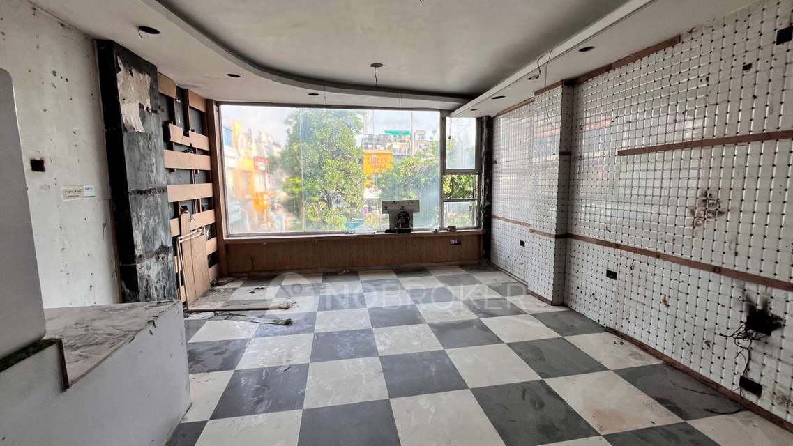 Shop in Cp Vet Noida Sector 50, Noida for Rent