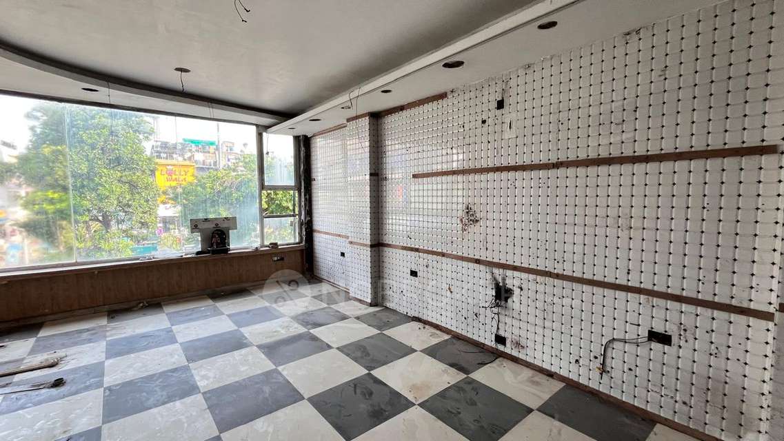 Shop in Cp Vet Noida Sector 50, Noida for Rent