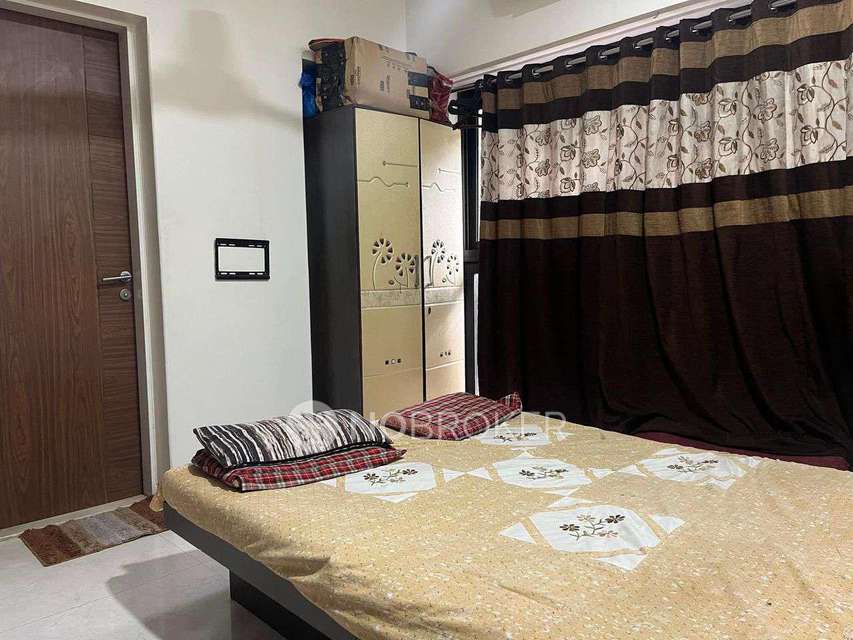 1 BHK Flat In Jaswanti Woods For Sale  In Mulund West