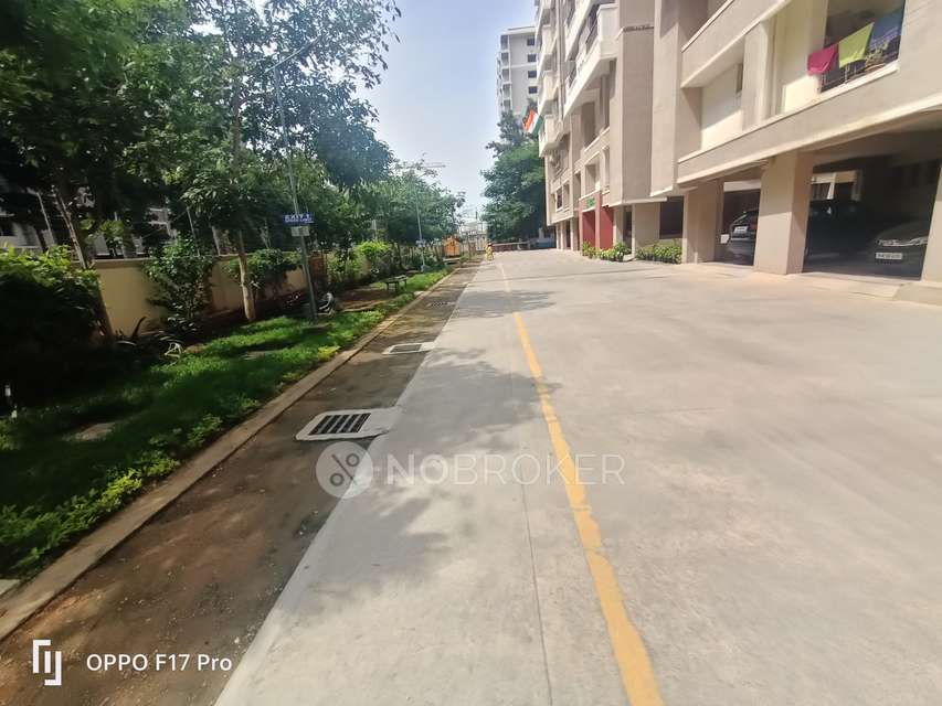 Single Room for Female In 3 BHK  In Rv Nirmaan's Brindavanam In  Sri Aurobindo Colony