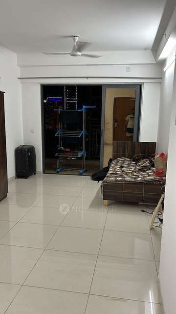 2 BHK Flat In Amanora Gold Towers for Rent In Amanora Park Town, Pune