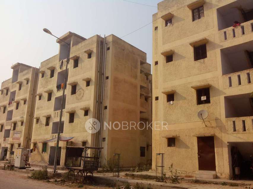 1 RK Flat In Gda Flats For Sale  In  Ghukna