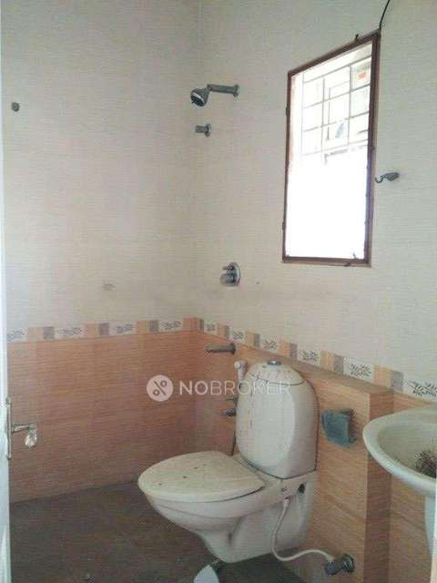 3 BHK Flat In Krishna Court For Sale  In Manapakkam