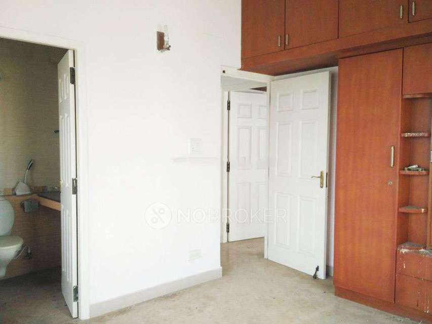 3 BHK Flat In Krishna Court For Sale  In Manapakkam