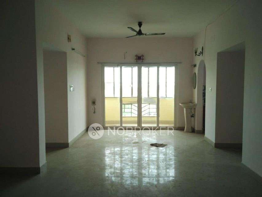 3 BHK Flat In Krishna Court For Sale  In Manapakkam