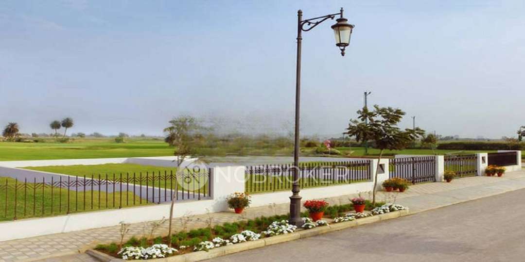 4 BHK Flat In Central Park Flower Valley Mikasa Plots For Sale  In Sector 33