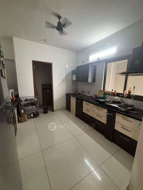 Single Room for Female In 3 BHK  In Qubix Sez, Blue Ridge In Pimpri-chinchwad