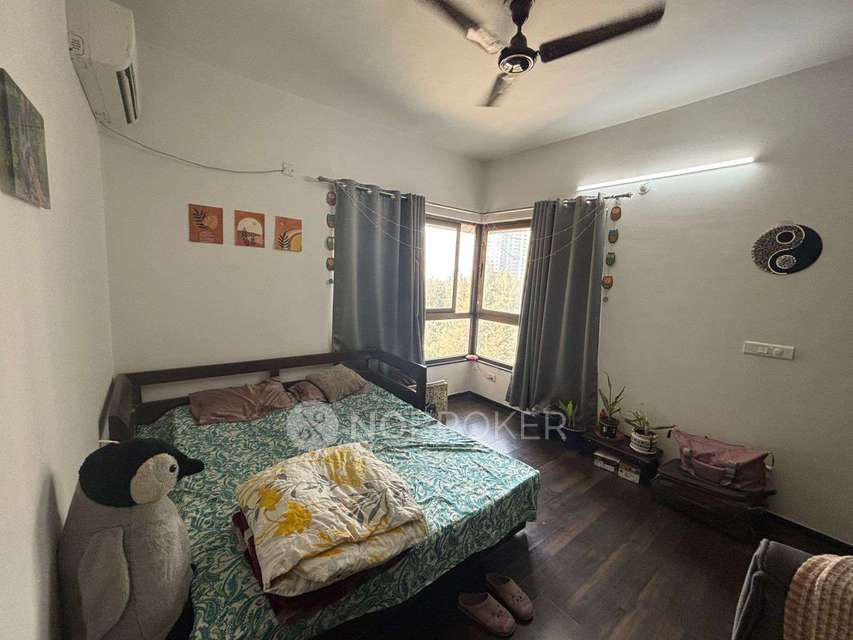 Single Room for Female In 3 BHK  In Qubix Sez, Blue Ridge In Pimpri-chinchwad