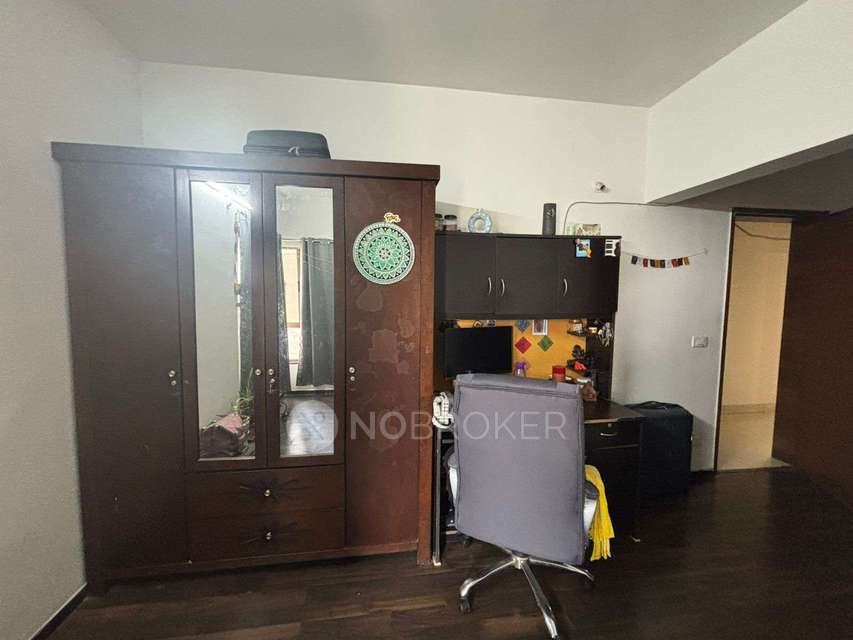 Single Room for Female In 3 BHK  In Qubix Sez, Blue Ridge In Pimpri-chinchwad