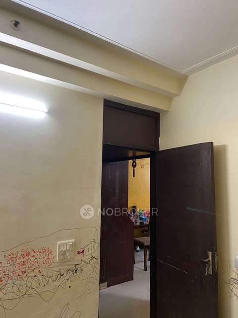 3 BHK Flat In Purvanchal Royal Park For Sale  In Sector 137