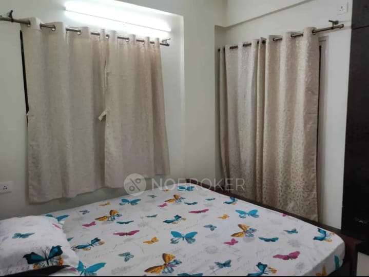 Single Room for Female In 2 BHK  In Amrutha Sarovar In Kadugodi