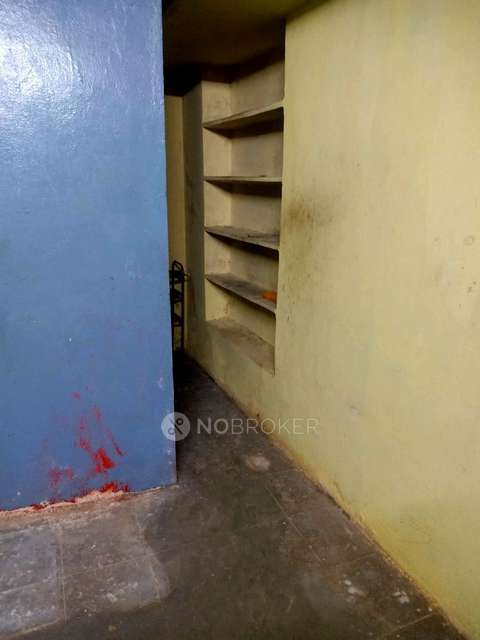 1 BHK Flat In Begum Bazar Feel Khana Taj Resturant  for Rent  In Feel Khana Begum Bazar Road