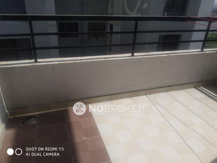 2 BHK Flat In Rkl Complex For Sale  In Charholi Budruk