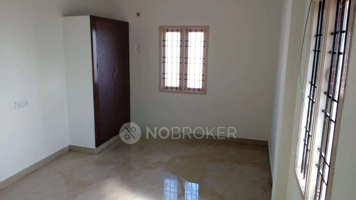 2 BHK Flat For Sale  In Okkiyampet