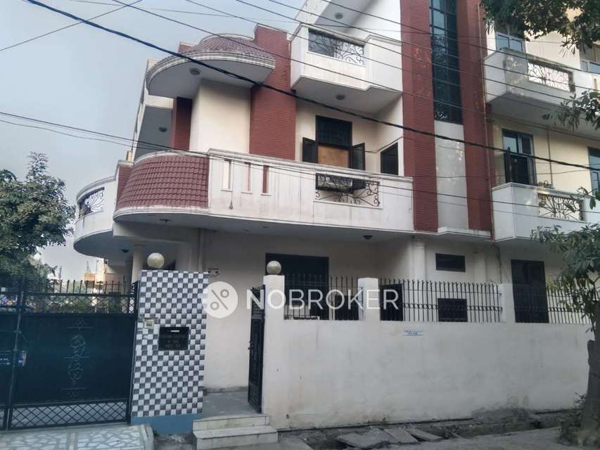 PG for Boys in Sector 52