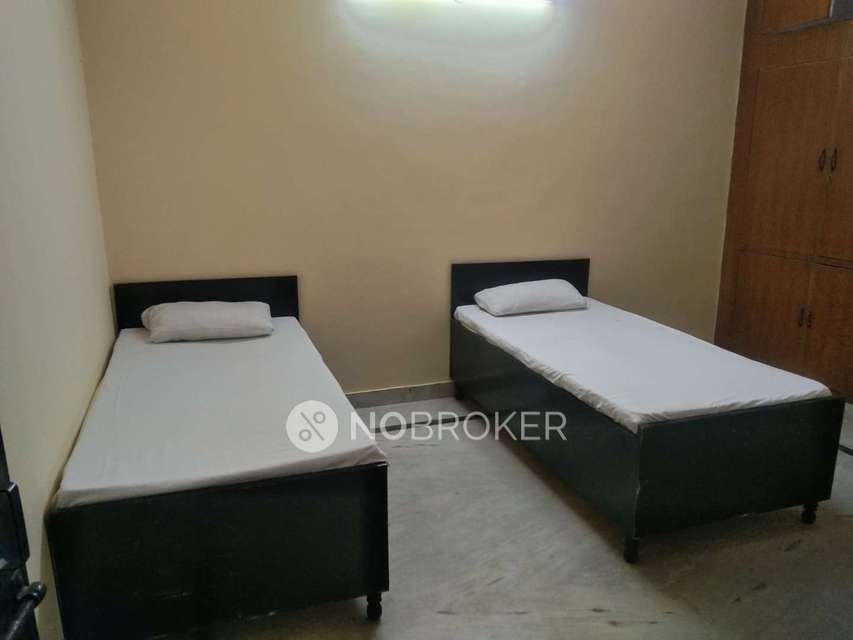 PG for Boys in Sector 52