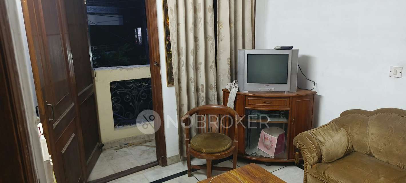 1 BHK Flat for Rent  In Kirti Nagar