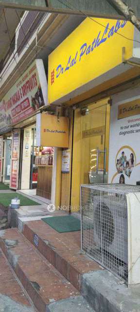 Shop in Paras Hospital, Ghaziabad for sale 