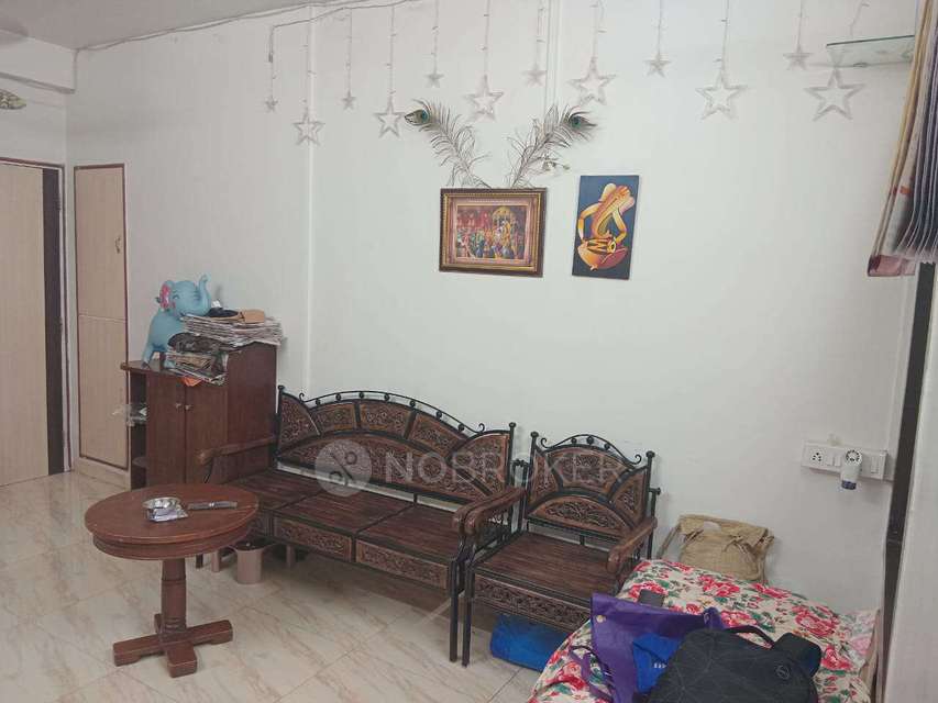 2 BHK Flat In Uttung Chs For Sale  In Goregaon East