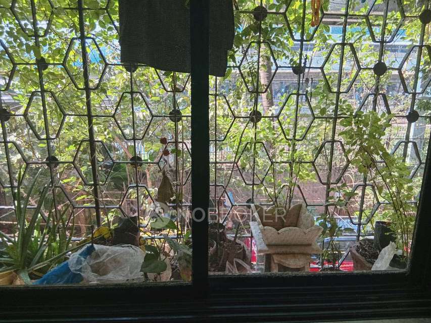 2 BHK Flat In Uttung Chs For Sale  In Goregaon East