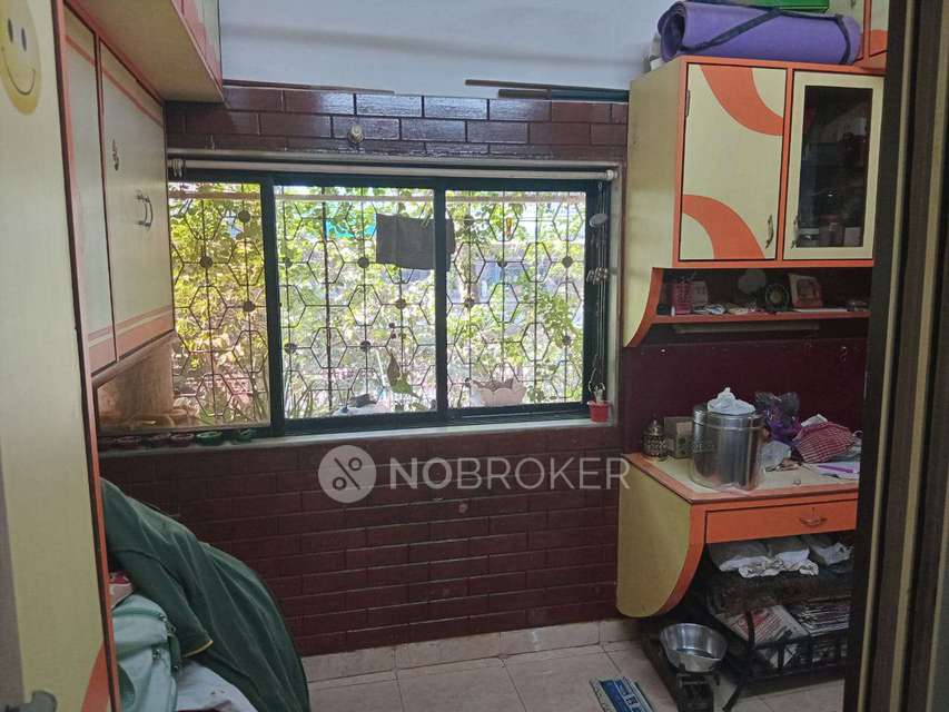 2 BHK Flat In Uttung Chs For Sale  In Goregaon East