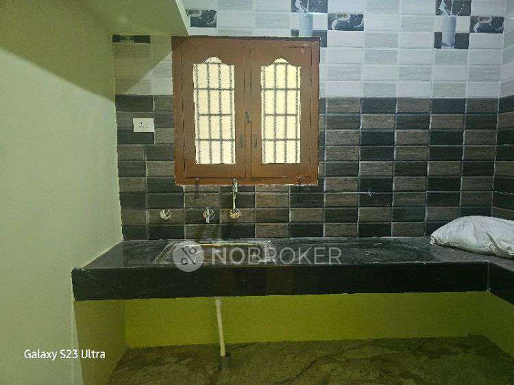 2 BHK Flat In Anandhanagar,koduvilar Patty for Rent  In Theni Mullai Nagar