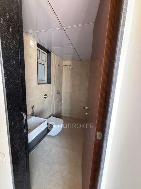 Single Room for Female In 3 BHK  In Vj Yashwin Nuovo Centro  In Vj Yashwin Nuovo Centro 