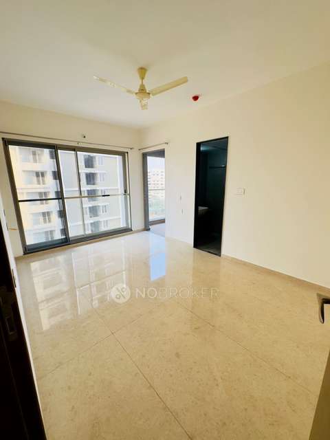 Single Room for Female In 3 BHK  In Vj Yashwin Nuovo Centro  In Vj Yashwin Nuovo Centro 