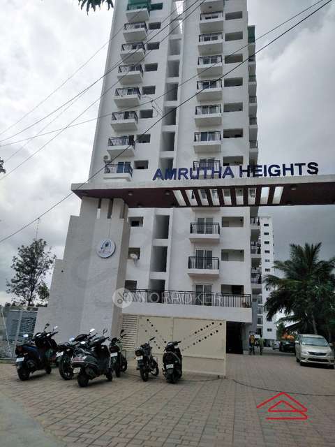 Single Room for  In 3 BHK  In Amrutha Heights In Whitefield