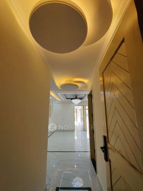 3 BHK Flat In Aggarwal Farm For Sale  In Chatarpur