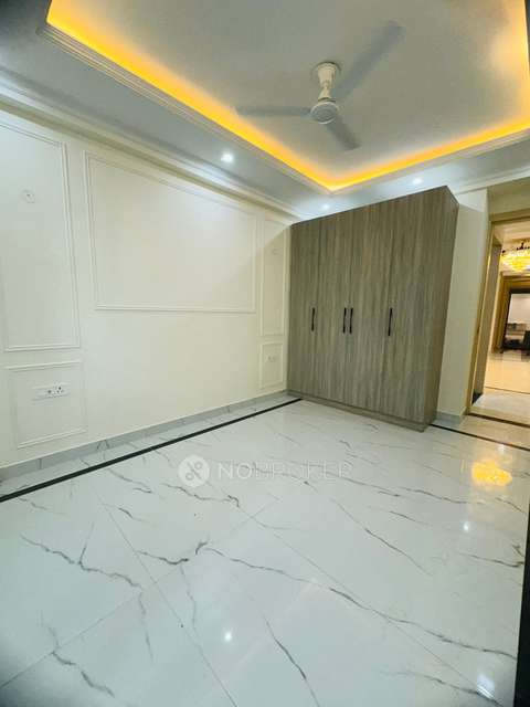 3 BHK Flat In Aggarwal Farm For Sale  In Chatarpur