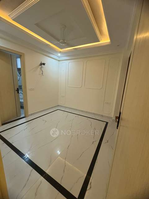 3 BHK Flat In Aggarwal Farm For Sale  In Chatarpur