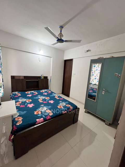 2 BHK Flat In Majestique Manhattan Phase 2 for Rent  In Majestique Manhattan Phase 2