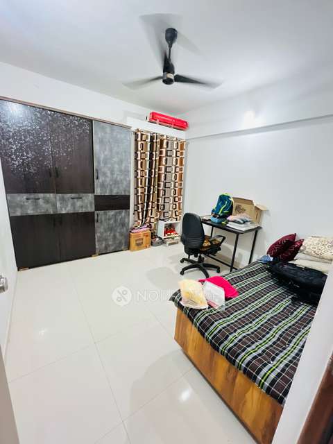 2 BHK Flat In Majestique Manhattan Phase 2 for Rent  In Majestique Manhattan Phase 2