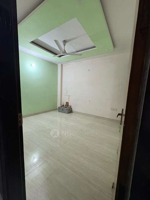 3 BHK Flat In Rama Park Road Near Dwarka Mor for Rent  In Malik Property