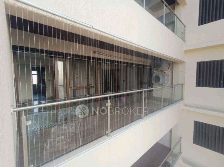 3 BHK Flat In Surabhi Cooperative Housing Society, Oshiwara  for Rent  In Oshiwara Police Station